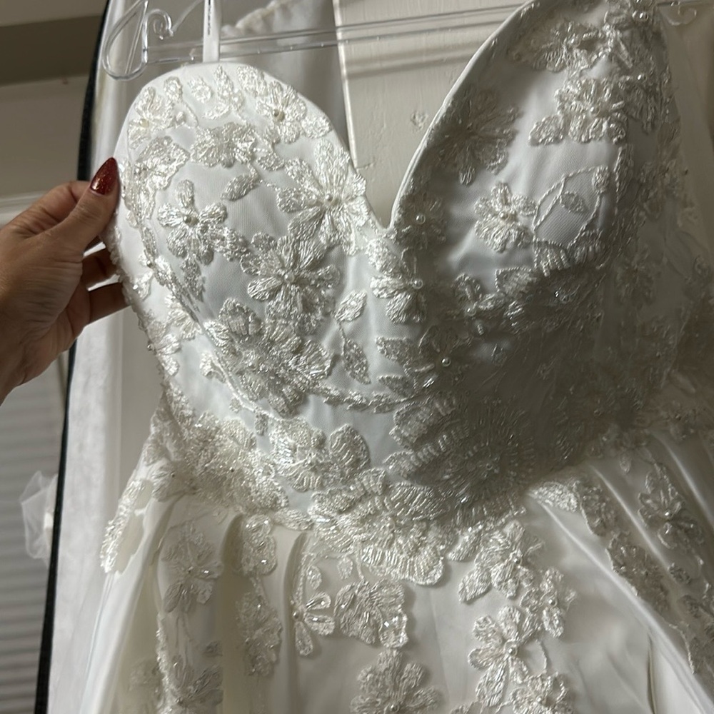 Ballgown Wedding Dress New